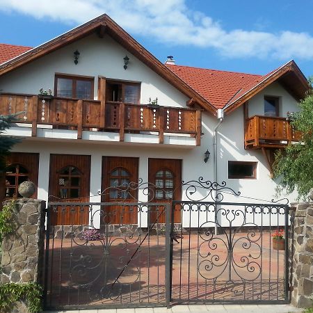 Felso Fogado Bed & Breakfast Felsotold Exterior photo